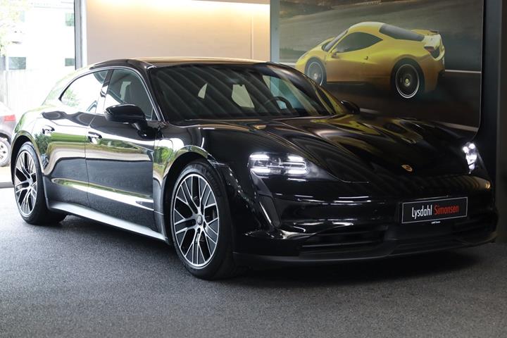 Sort Porsche Taycan fra 2022