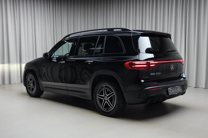 Sort Mercedes EQB250+ fra 2026