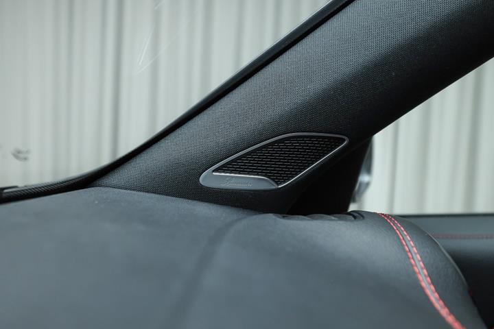 Sort Mercedes EQB250+ fra 2026