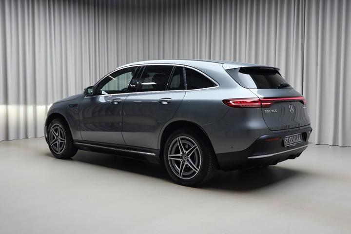 Grå Mercedes EQC400 fra 2023