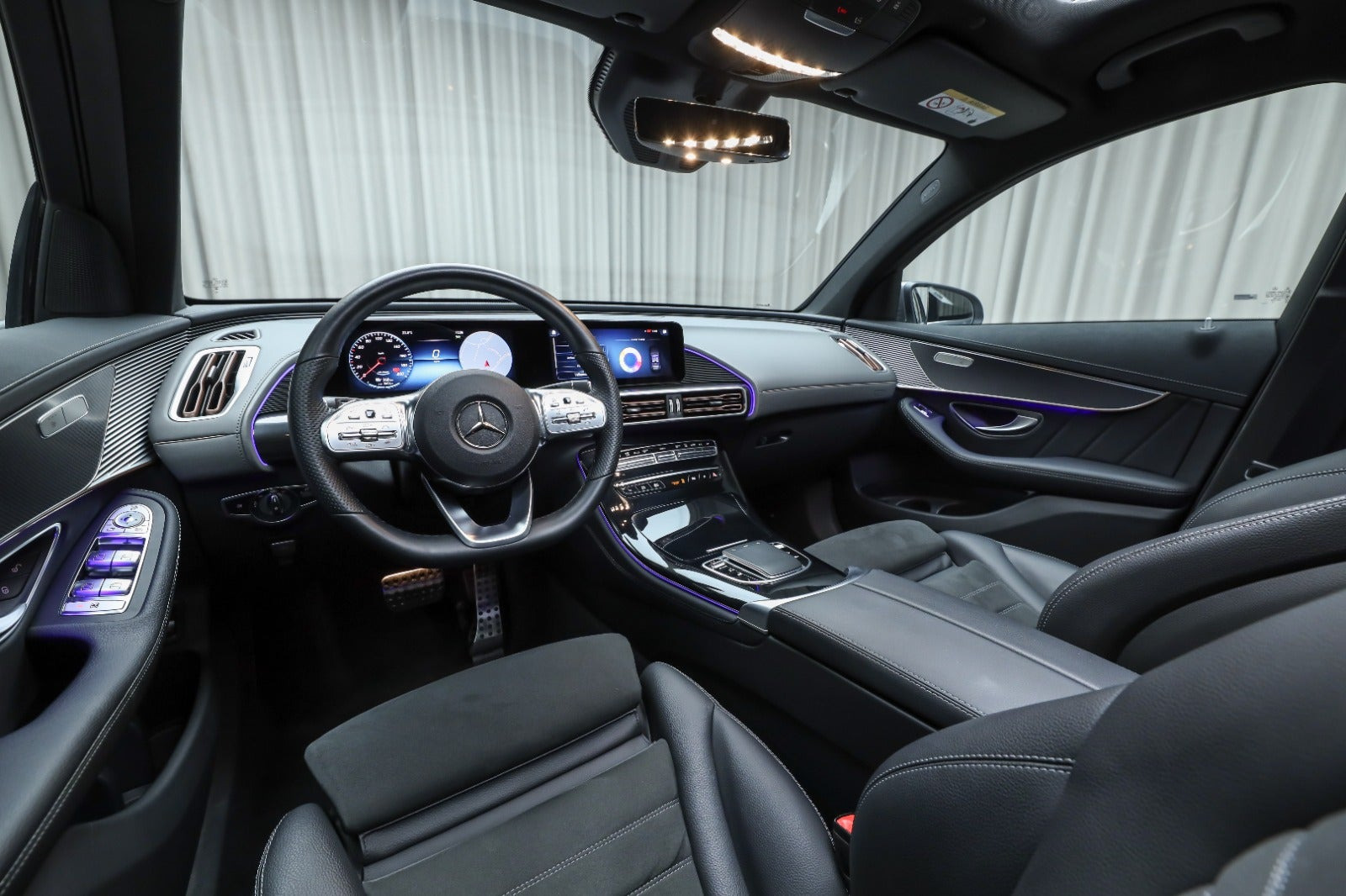 Grå Mercedes EQC400 fra 2023