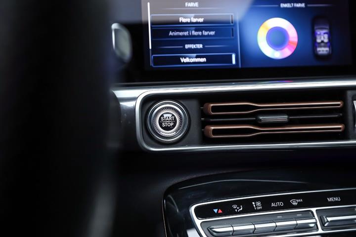 Grå Mercedes EQC400 fra 2023