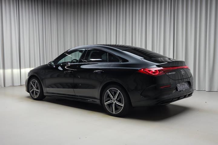 Sort Mercedes CLA250+ fra 2025