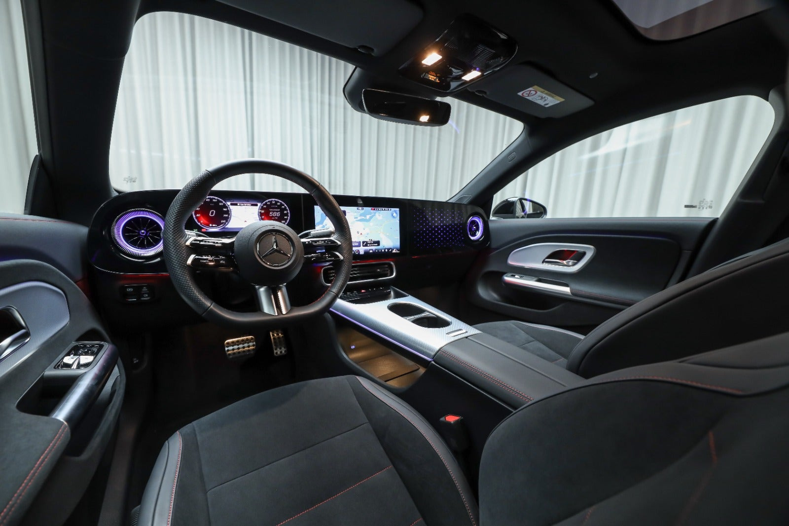 Sort Mercedes CLA250+ fra 2025