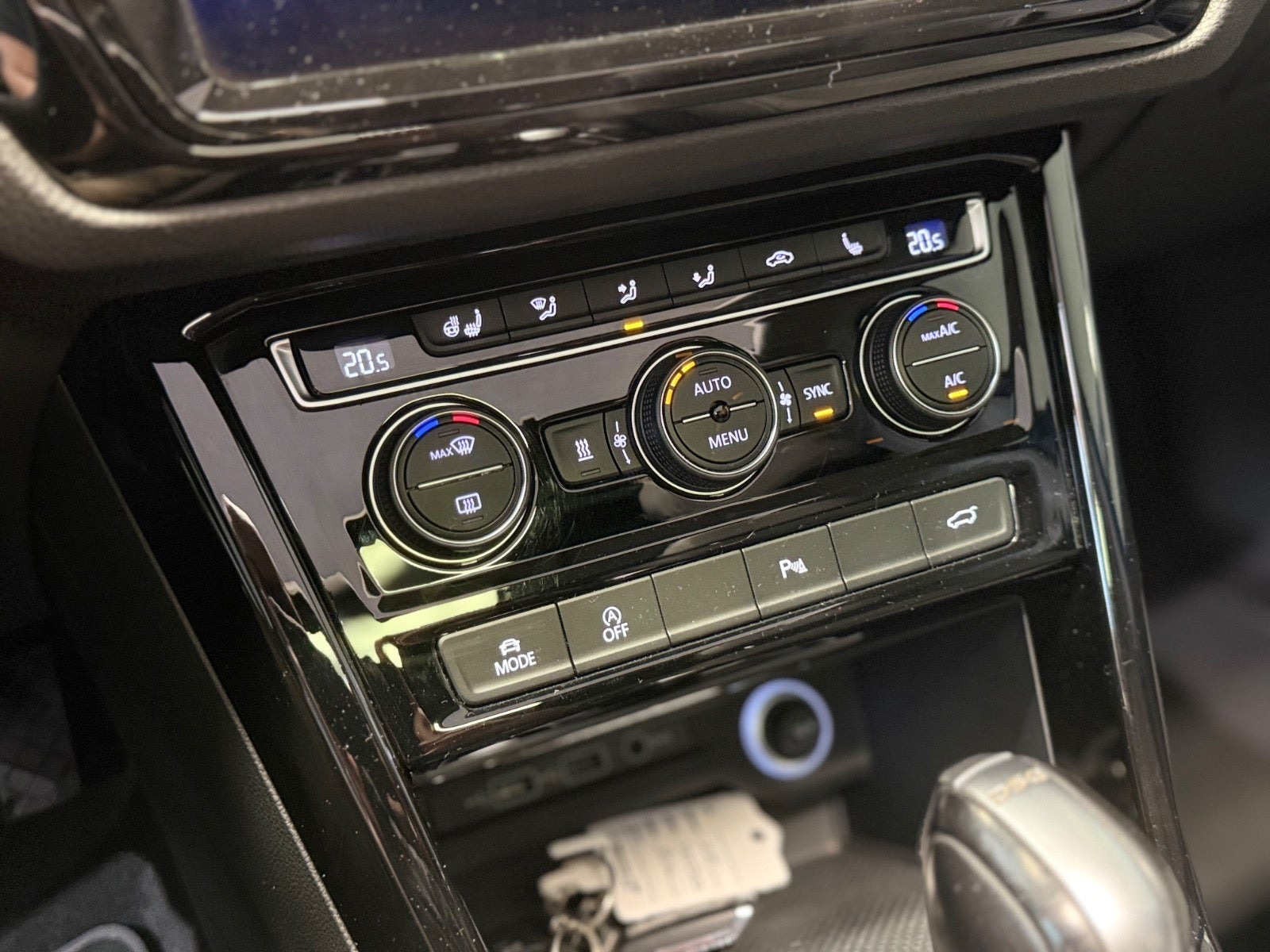 Blå VW Touran fra 2019