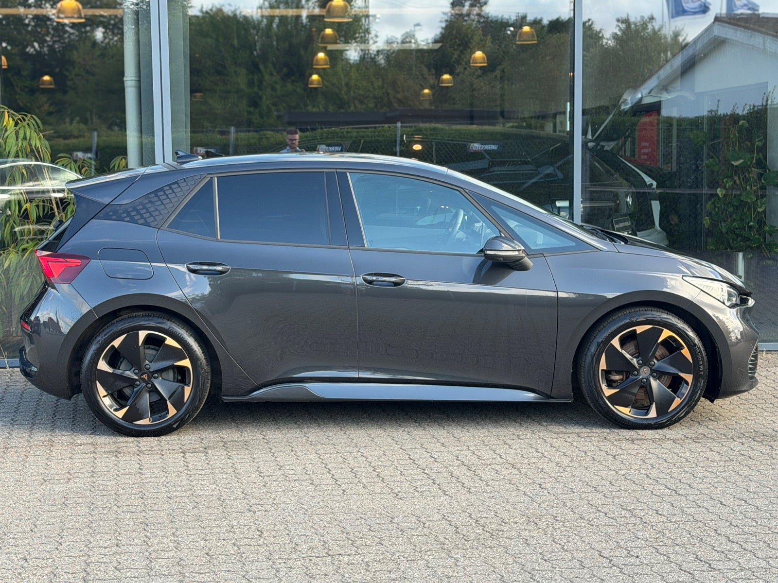 Grå Cupra Born fra 2024