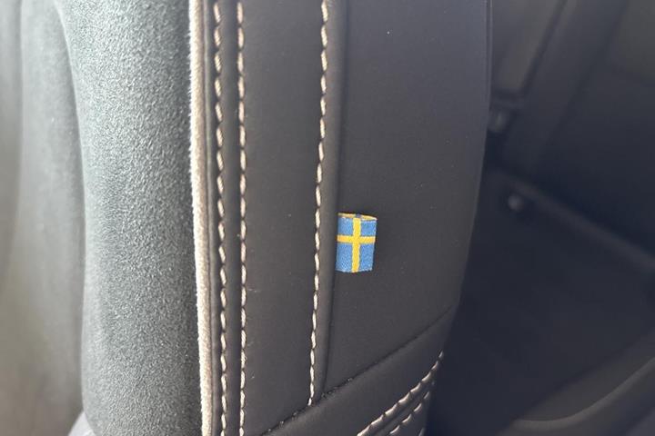 Blå Volvo XC40 fra 2023