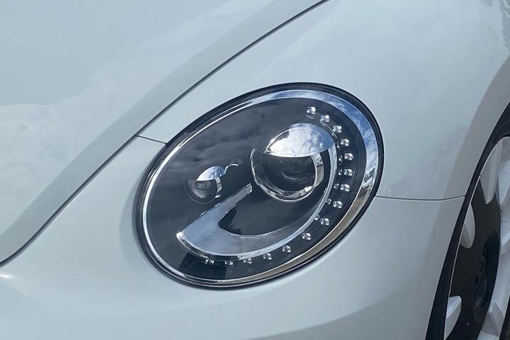 Hvid VW Beetle fra 2018