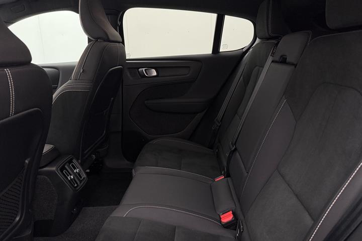 Blå Volvo C40 fra 2022