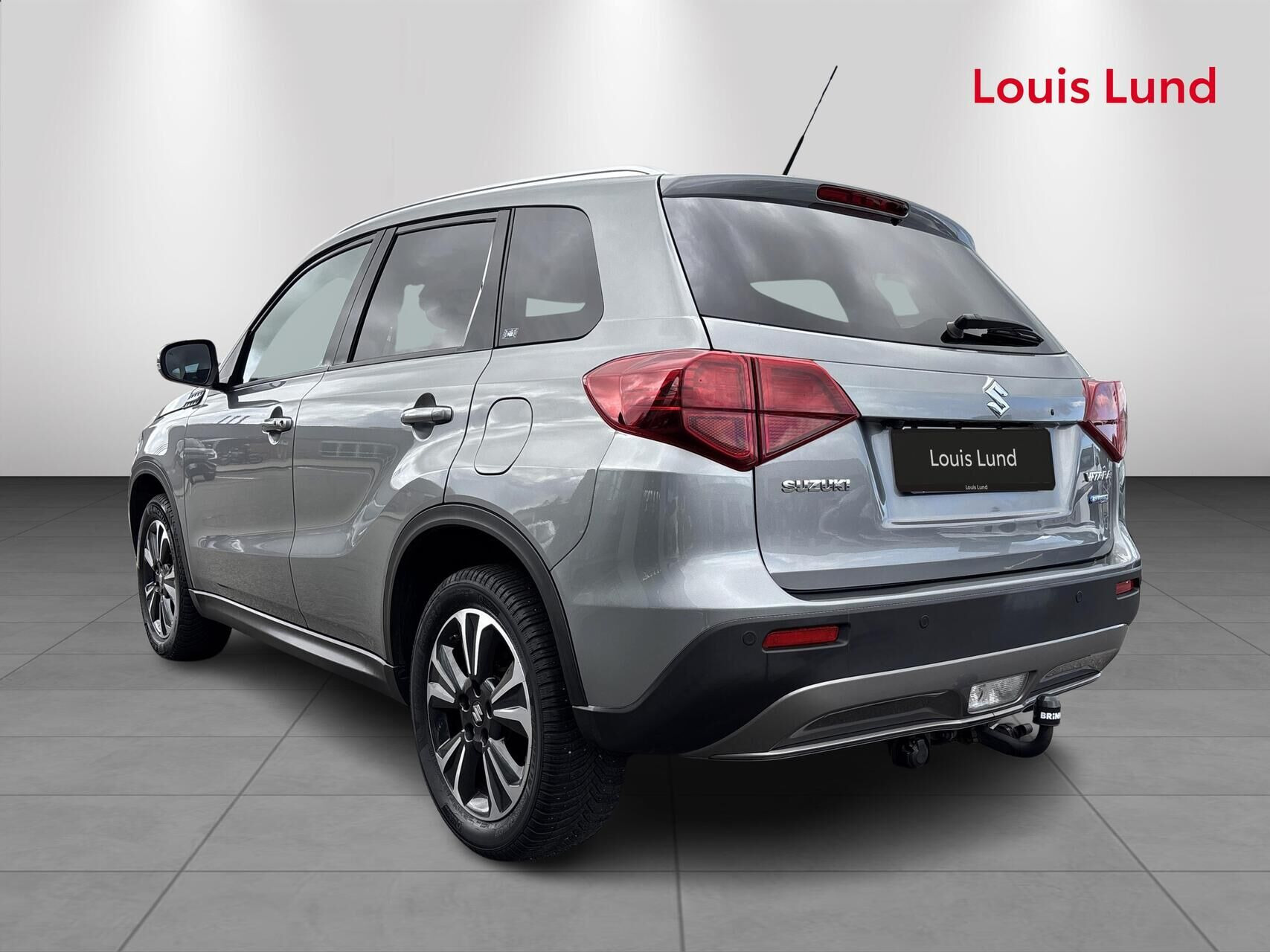 Grå Suzuki Vitara fra 2021