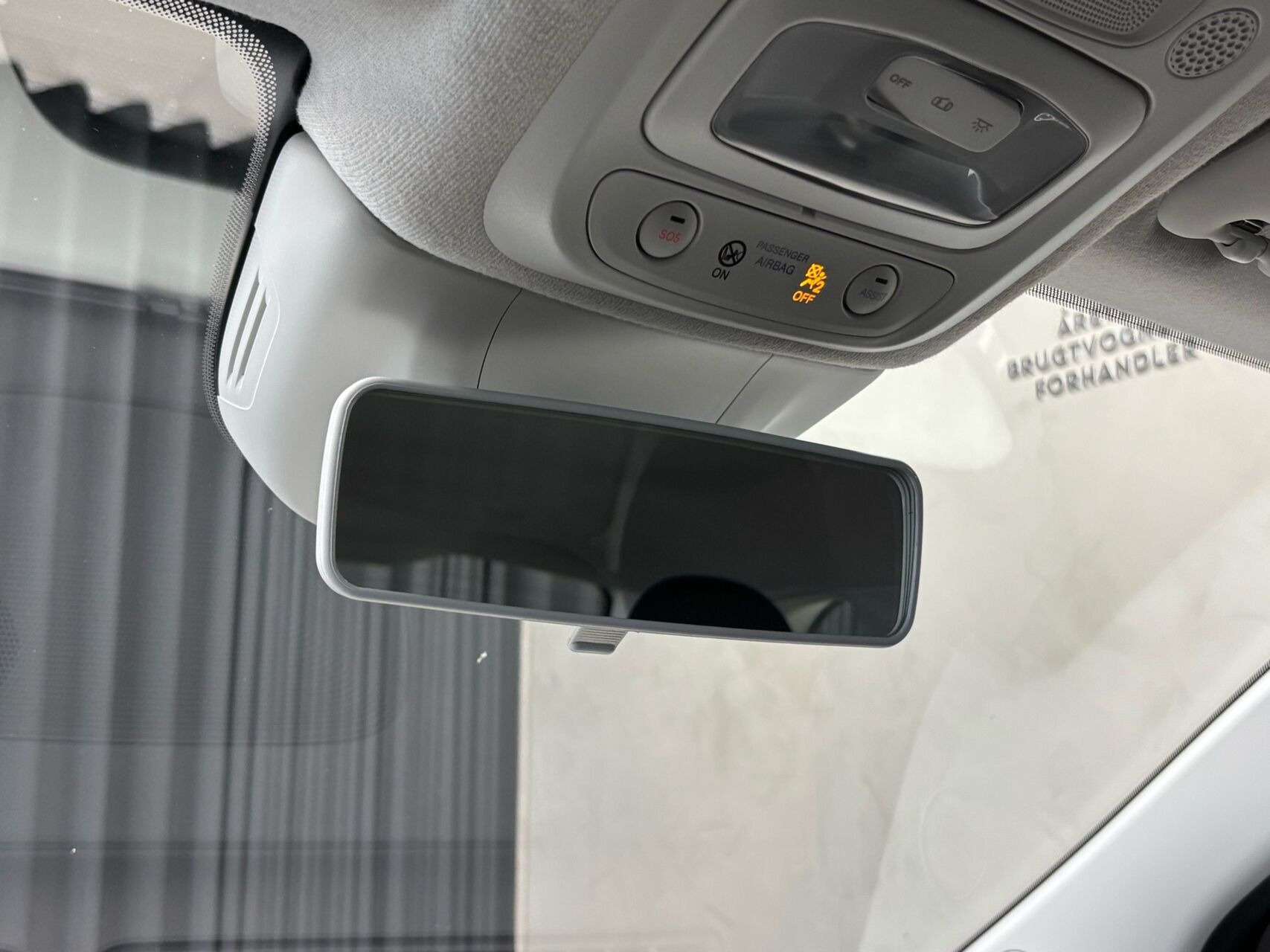 Hvid Fiat 500e fra 2023