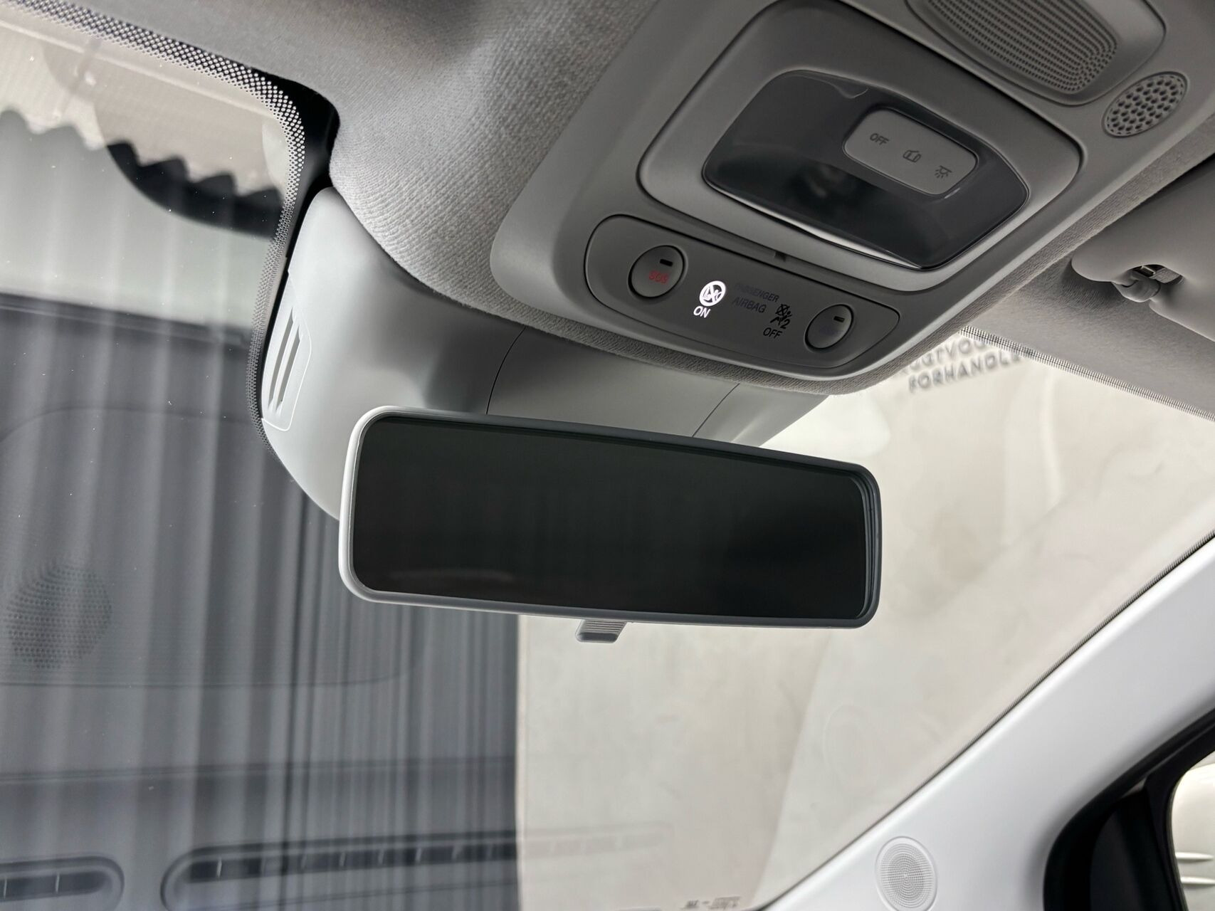 Hvid Fiat 500e fra 2023