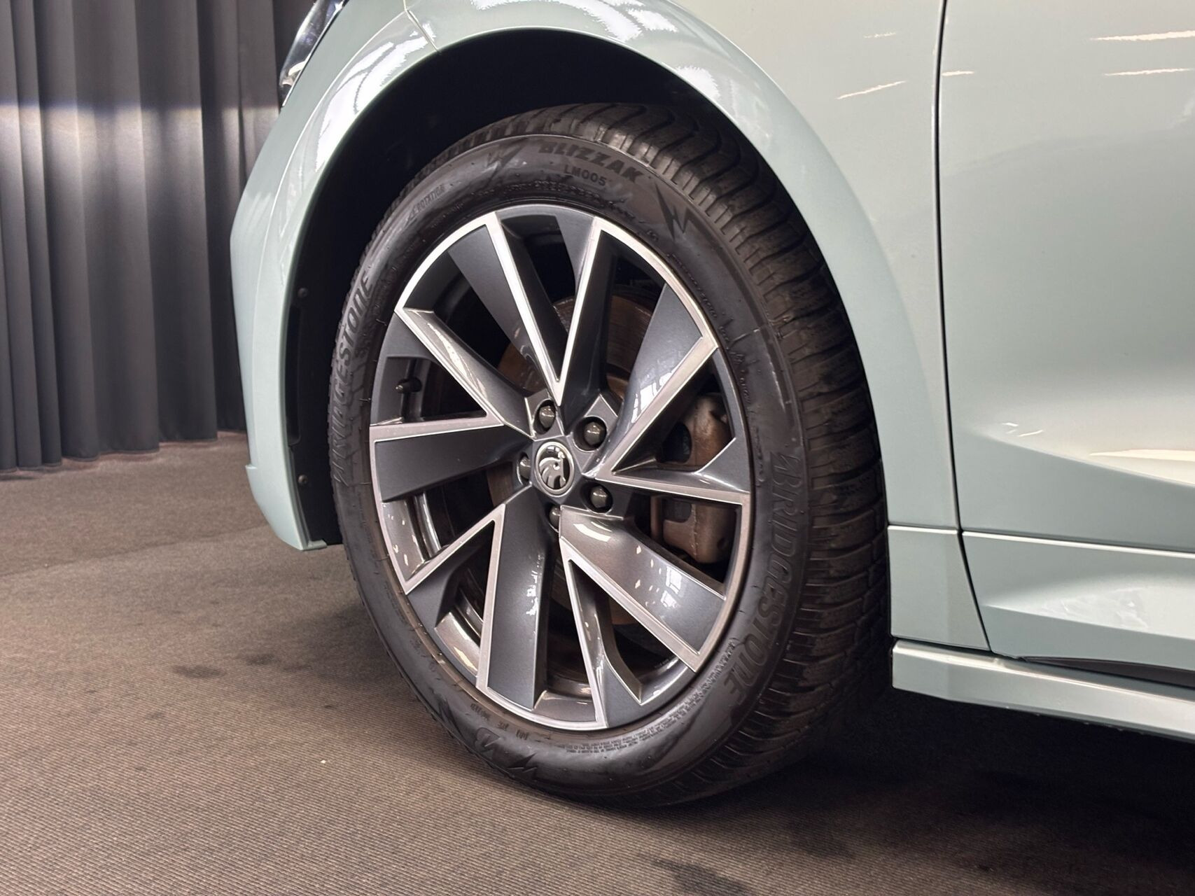 Sølv Skoda Enyaq fra 2024