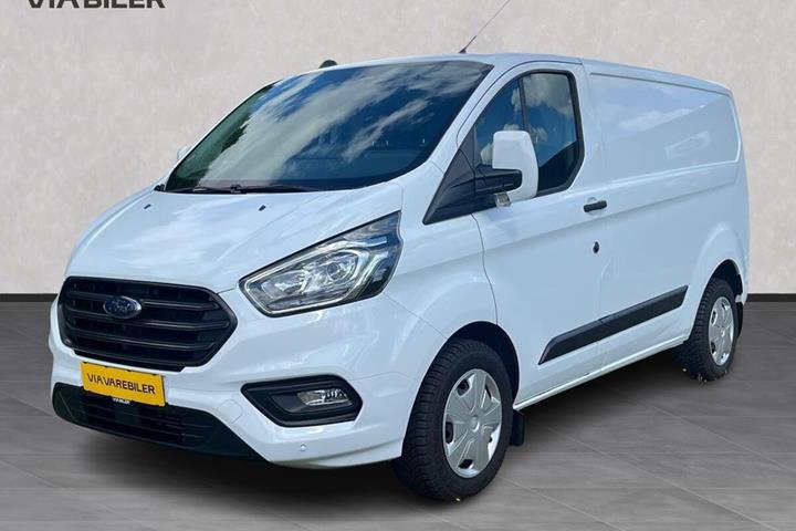 Hvid Ford Transit Custom fra 2023 set udefra
