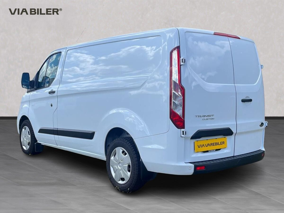 Hvid Ford Transit Custom fra 2023