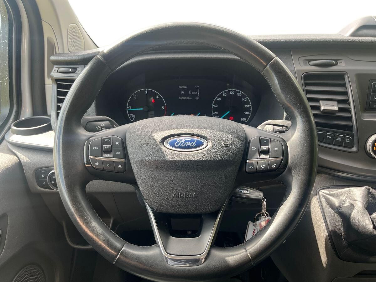 Hvid Ford Transit Custom fra 2023