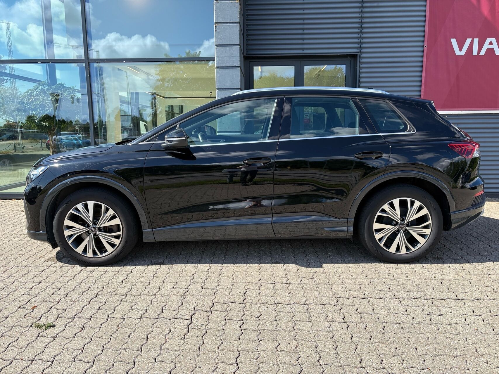Sort Audi Q4 fra 2023