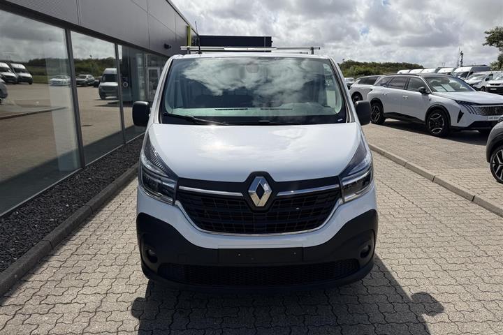 Hvid Renault Trafic fra 2021