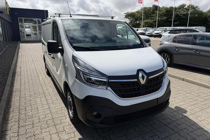 Hvid Renault Trafic fra 2021