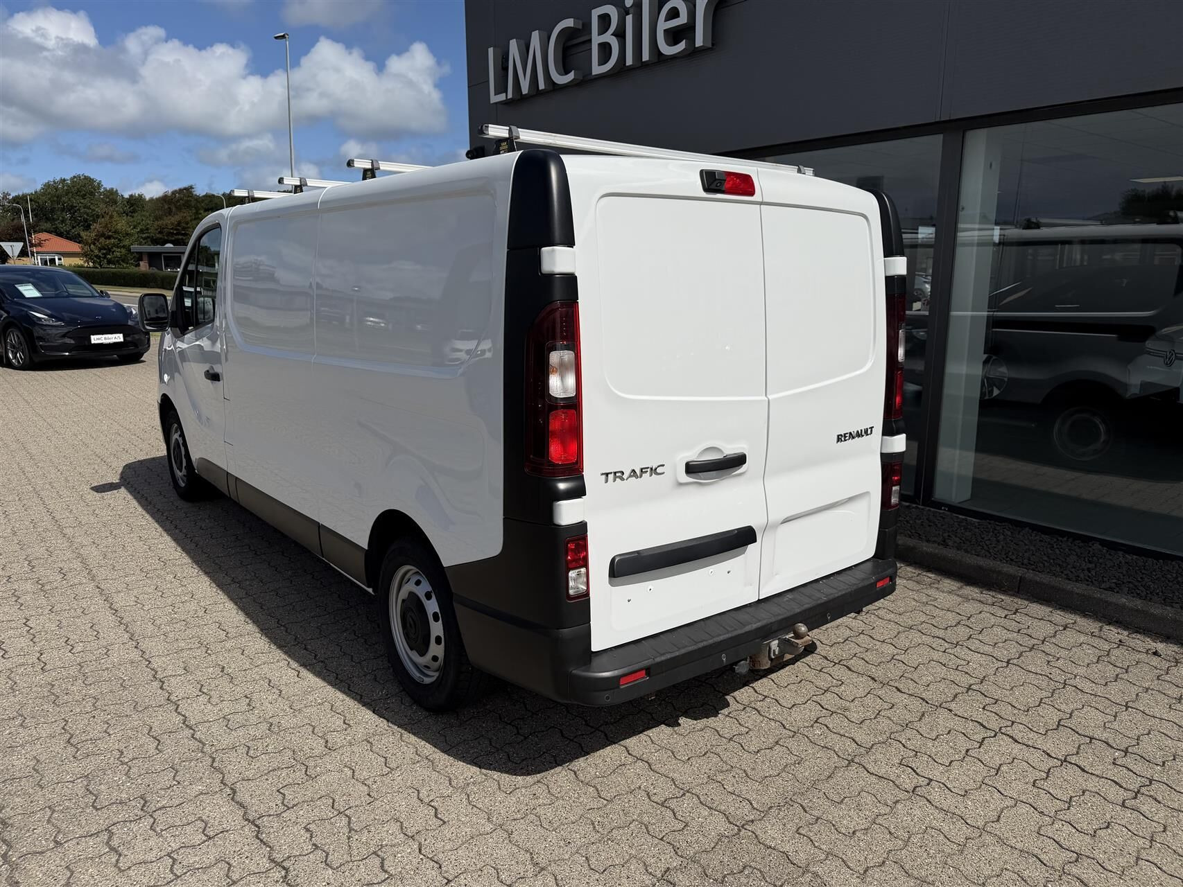 Hvid Renault Trafic fra 2021