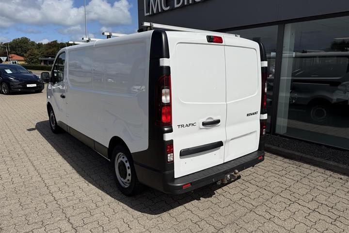 Hvid Renault Trafic fra 2021