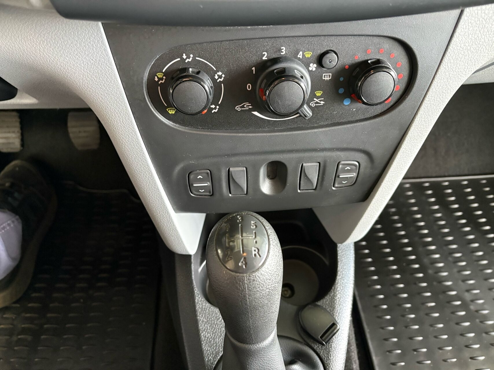 Hvid Dacia Sandero fra 2014