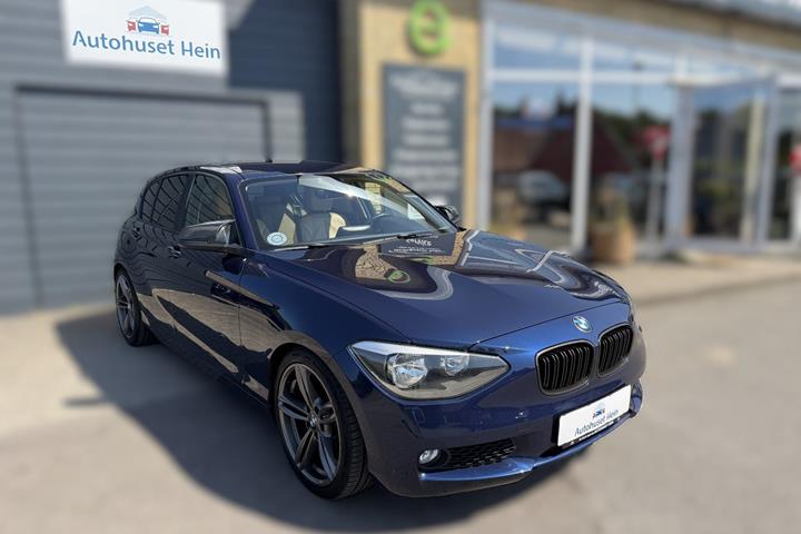 Blå BMW 116i fra 2012