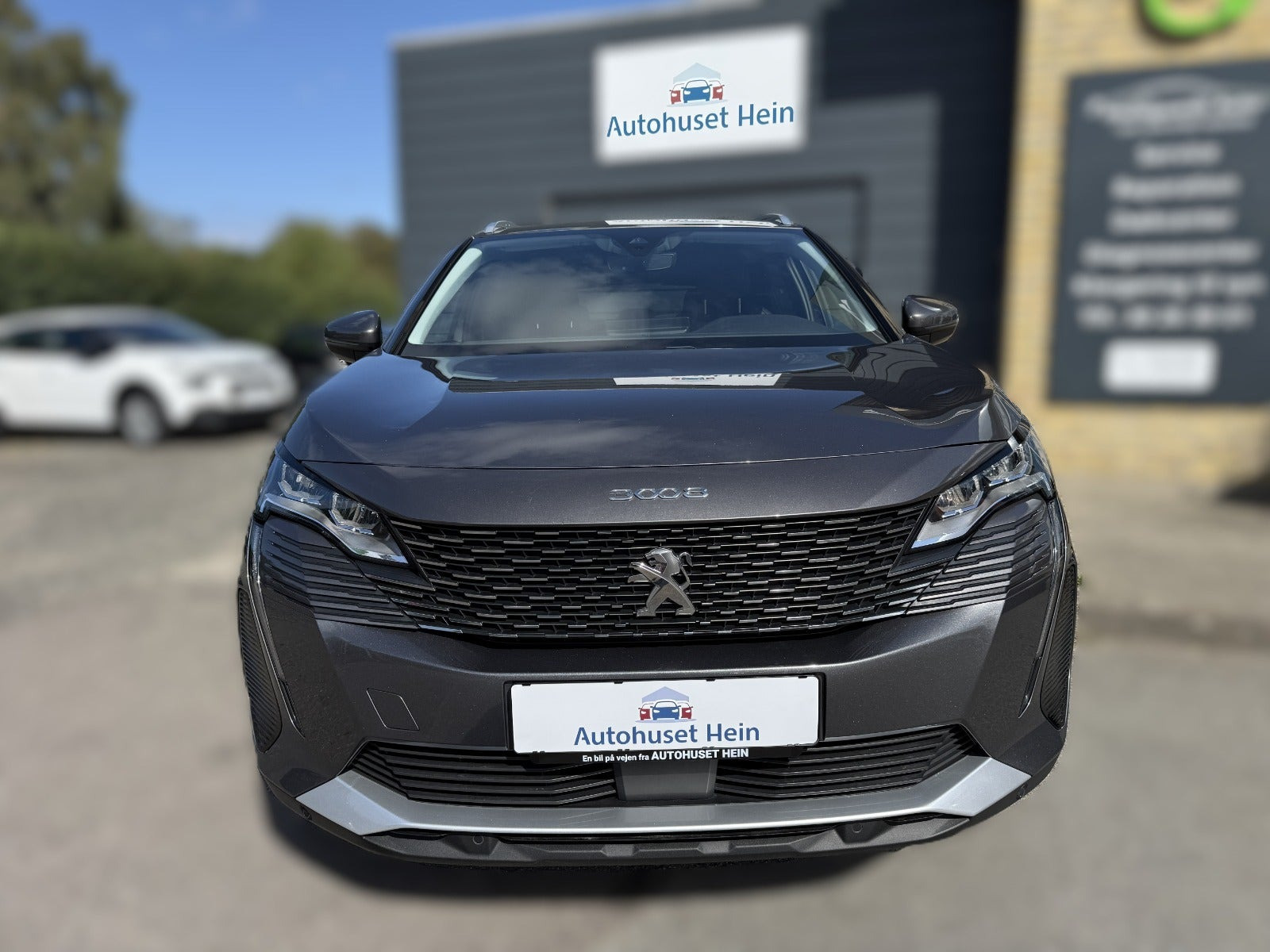 Grå Peugeot 3008 fra 2021