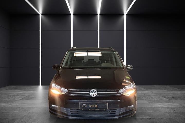 Sort VW Touran fra 2018