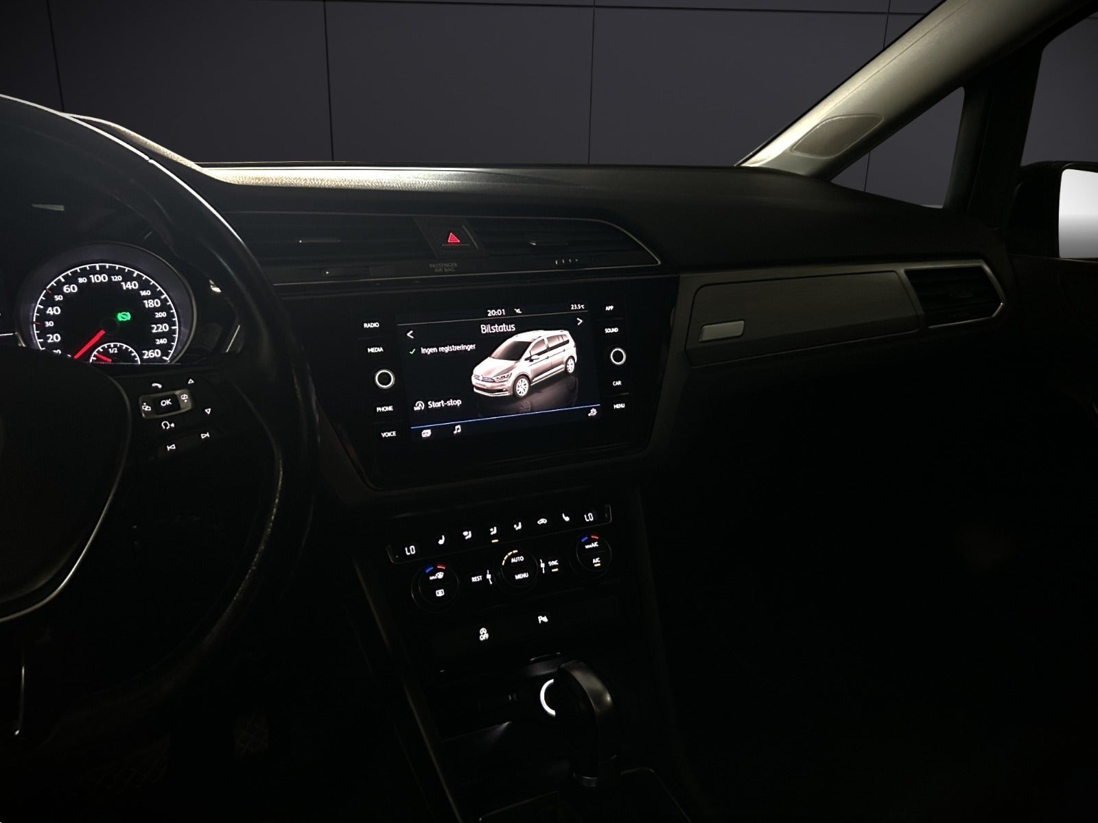 Sort VW Touran fra 2018