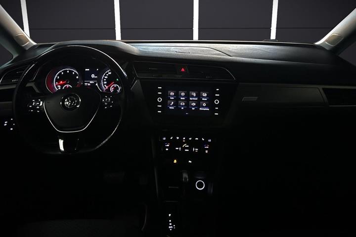 Sort VW Touran fra 2018