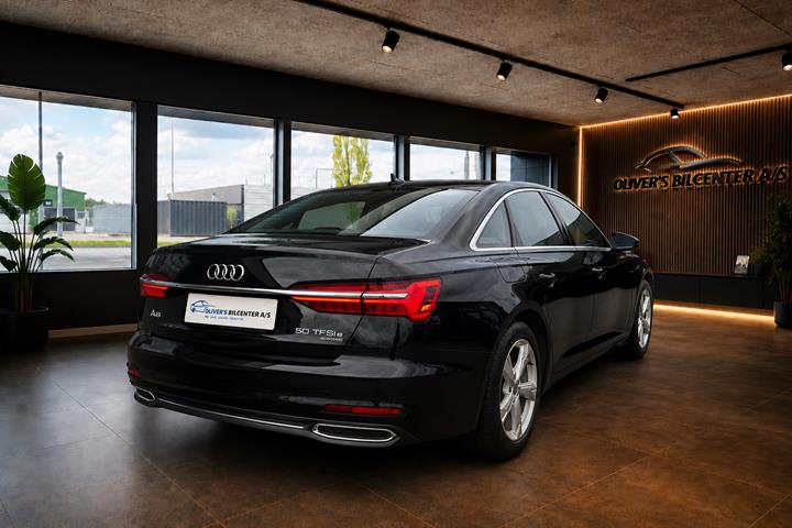 Grå Audi A6 fra 2021