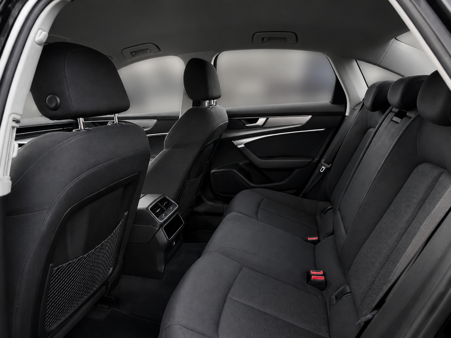 Grå Audi A6 fra 2021