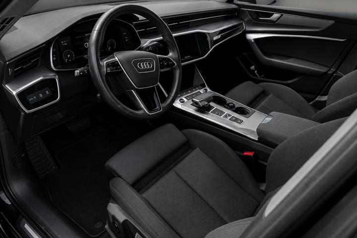 Grå Audi A6 fra 2021