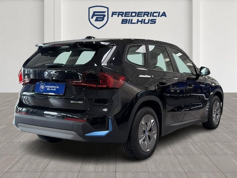 Sort BMW iX1 fra 2023