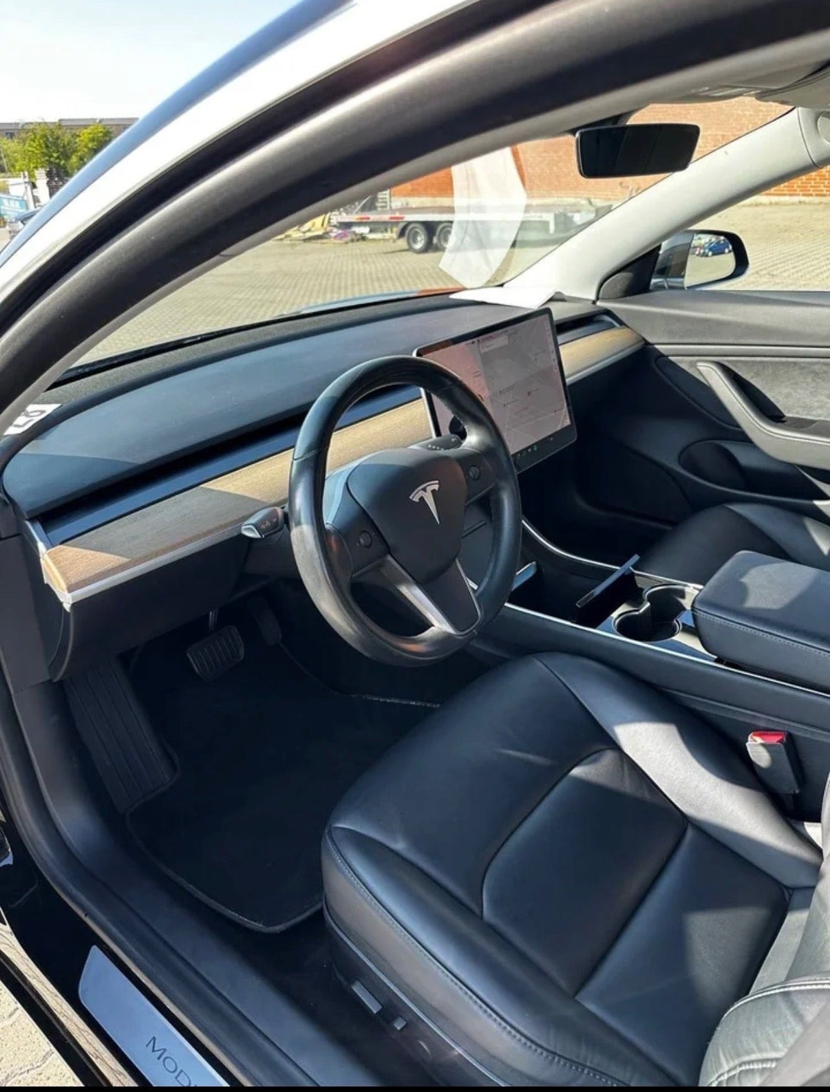 Sort Tesla Model 3 fra 2019