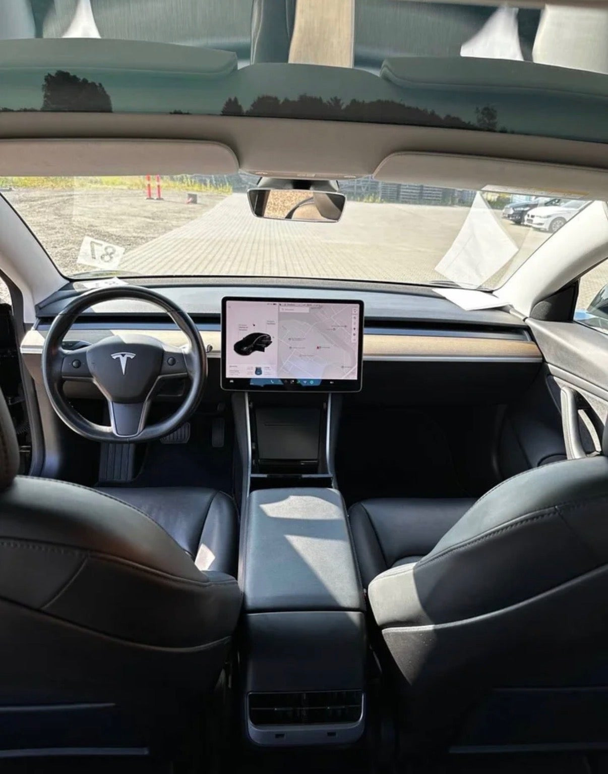 Sort Tesla Model 3 fra 2019
