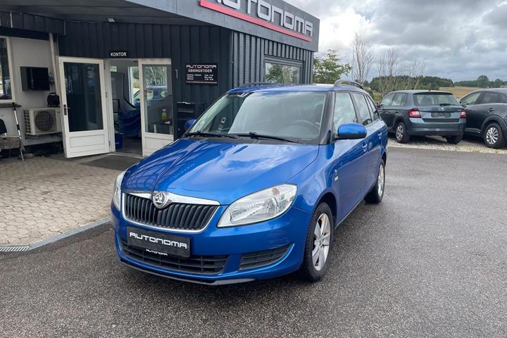 Blå Skoda Fabia fra 2014