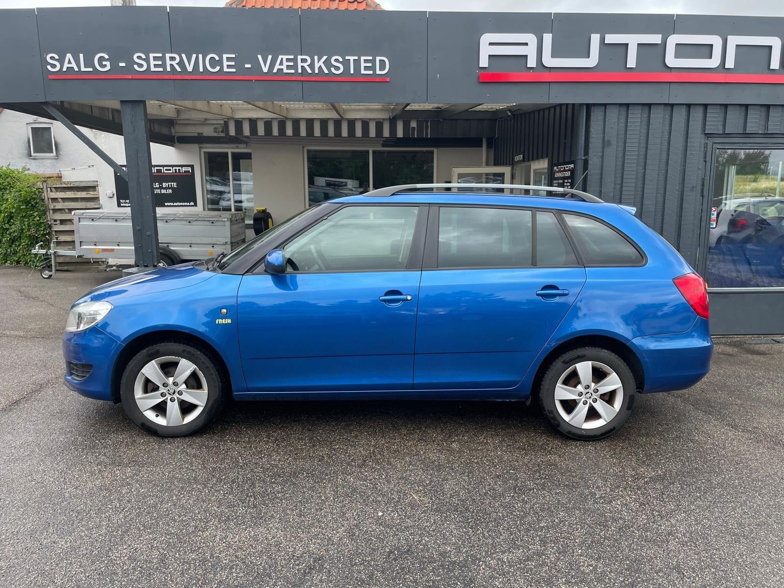 Blå Skoda Fabia fra 2014