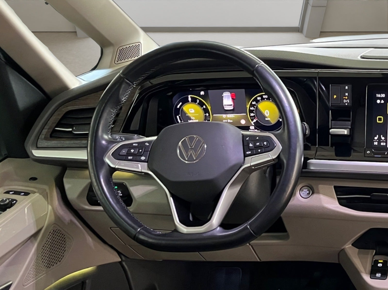 undefined VW Multivan fra 2023