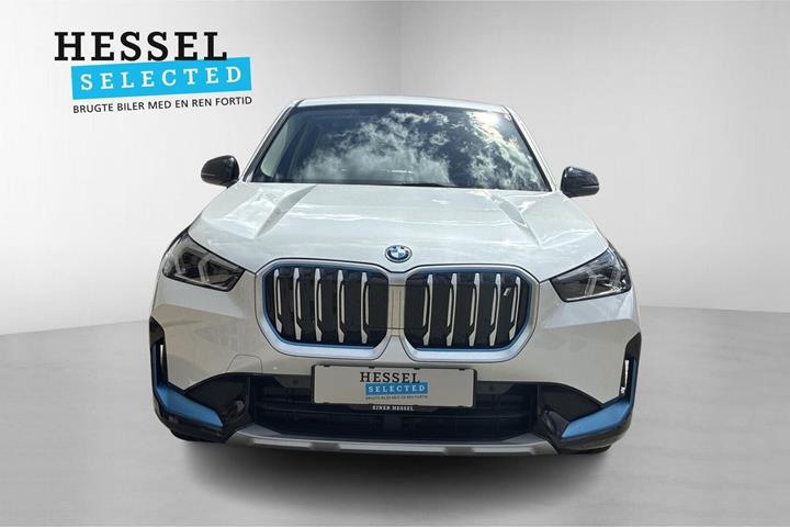 Hvid BMW iX1 fra 2023