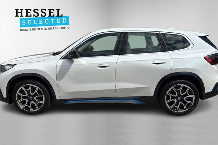 Hvid BMW iX1 fra 2023