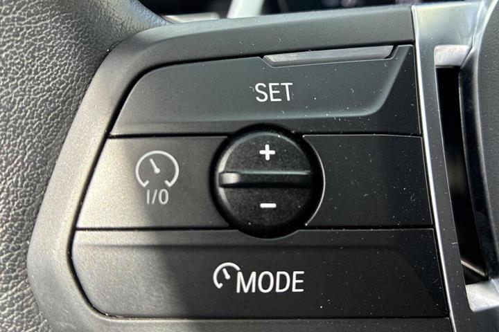 Hvid BMW iX1 fra 2023