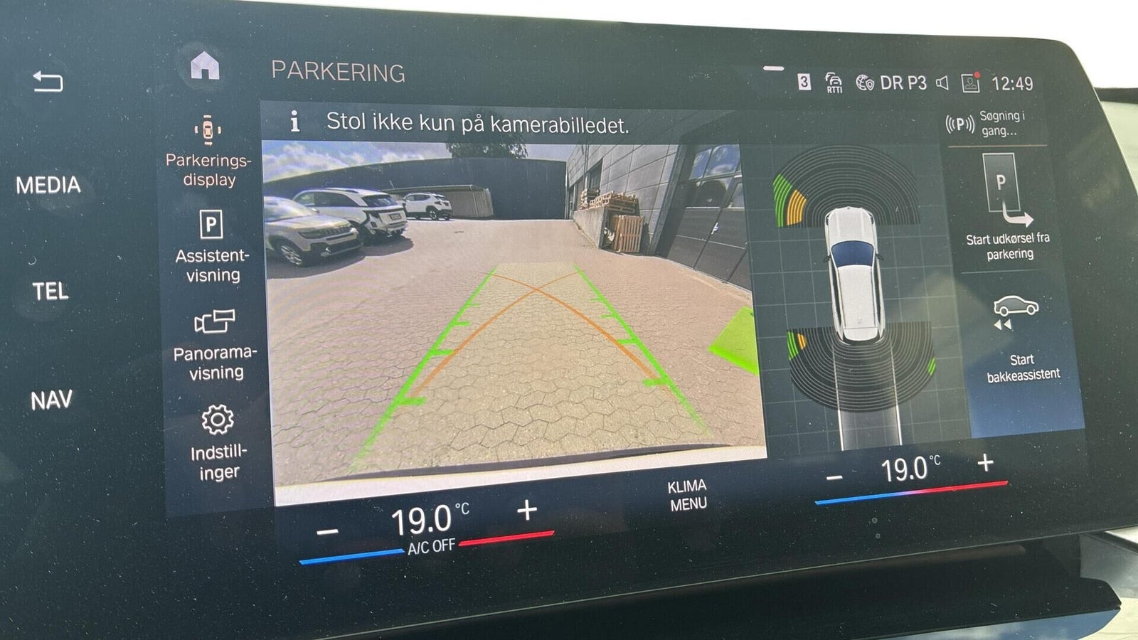 Hvid BMW iX1 fra 2023