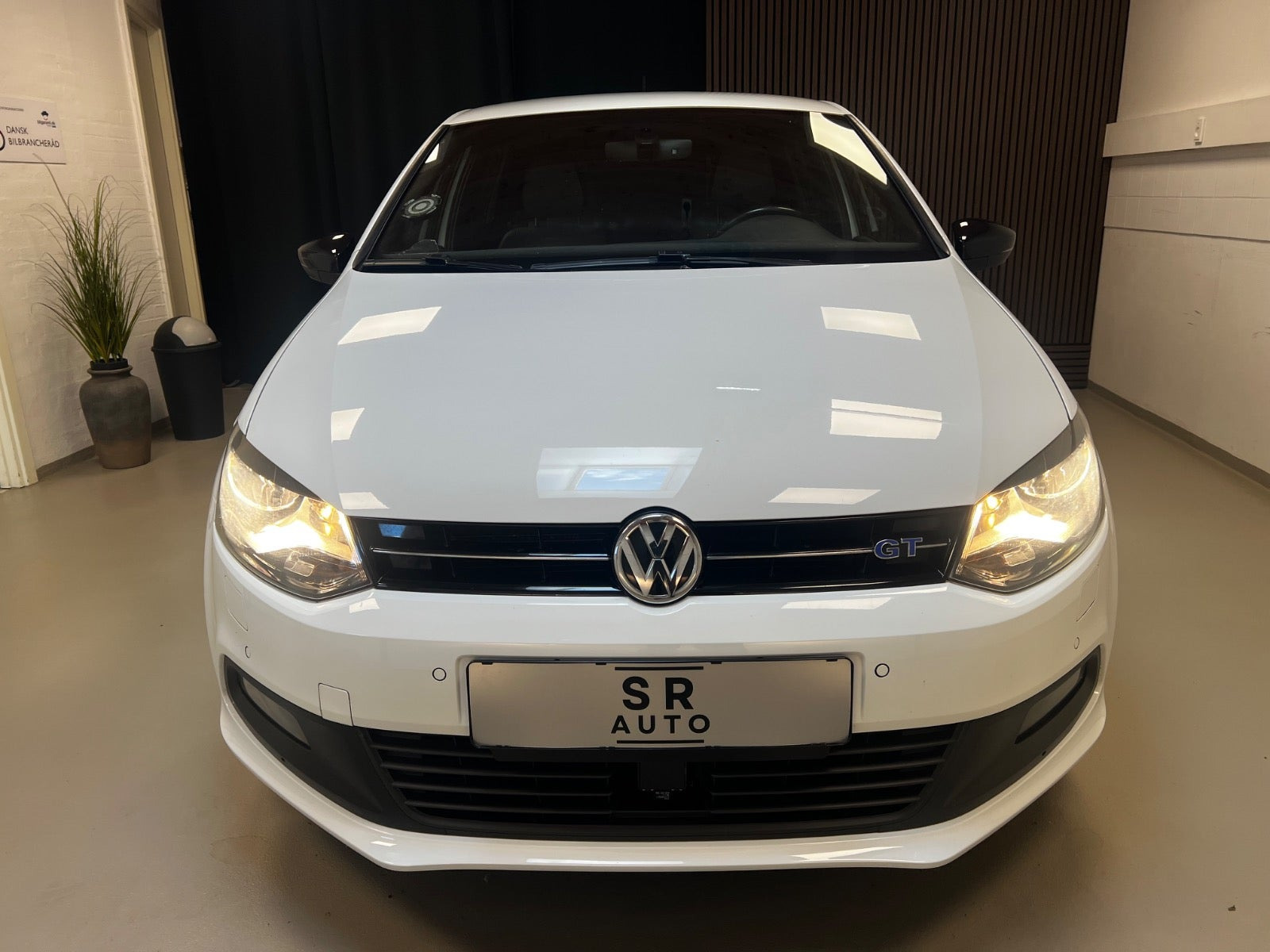 Hvid VW Polo fra 2016