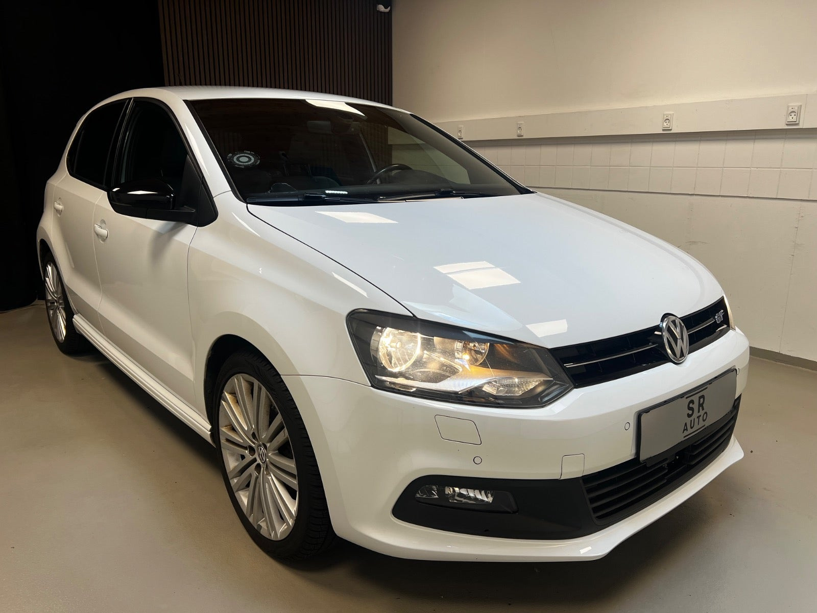 Hvid VW Polo fra 2016