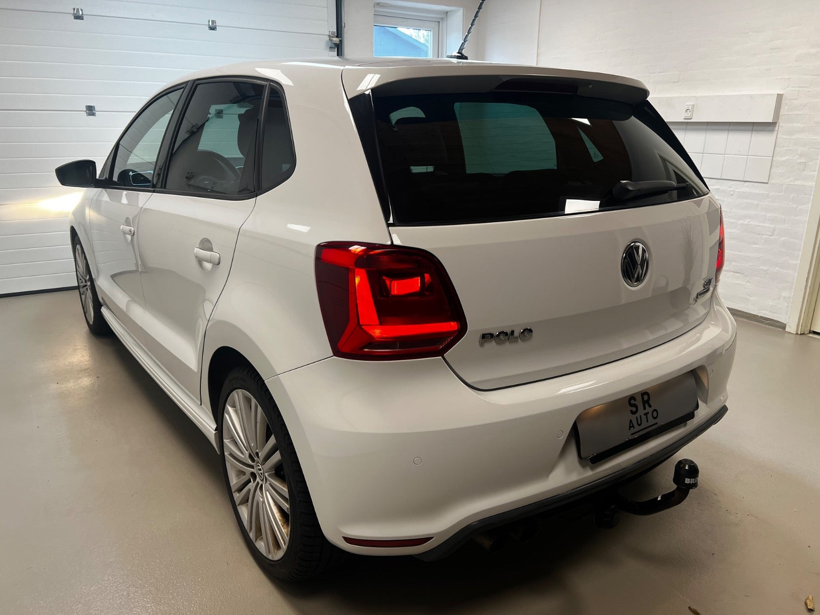 Hvid VW Polo fra 2016