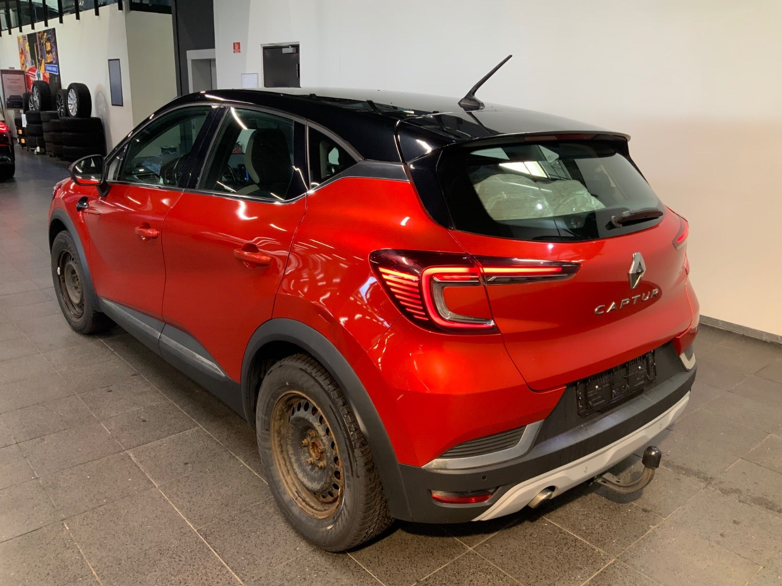 Rød Renault Captur fra 2021