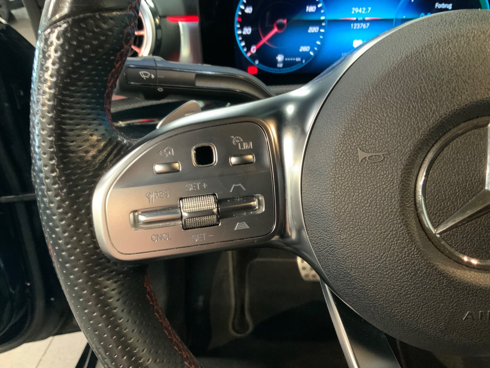 Sort Mercedes CLA250 e fra 2021