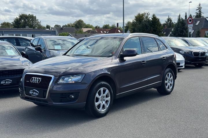 Grå Audi Q5 fra 2010